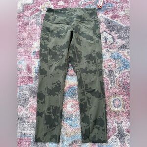 NWT 5.11 Camouflage Leggings Side Pockets Size Small